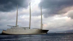 Miliardárovi zabavili najväčšiu jachtu na svete