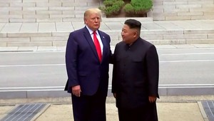 Trump označil stretnutie s Kim Čong-unom v KĽDR za veľký deň pre svet. Pozval ho do Washingtonu