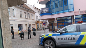 Vyhrážky bombovej hrozby dostali banky a elektrodomy na celom Slovensku