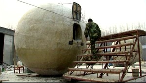 Príprava na koniec sveta. Číňan stavia mini Noemove archy