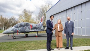 Slovensko chce české lietadlá aj špičkové radary. Kaliňák rokoval o nákupoch pre armádu