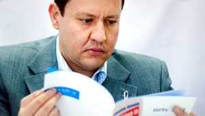 Lipšic ukázal posilu, bývalého novinára Žitňanského