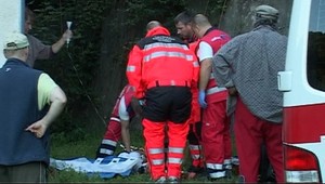 Nehoda či úmysel? Z 3. poschodia vyskočila žena (20)