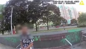 Neďaleko detského ihriska nasprejoval obrázok mužského prirodzenia, polícia ho zadržala