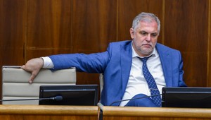 Politik má právo na emócie, vyhlásil Michelko. Ficove výroky voči novinárom neodsúdil