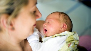 Tehotná pacientka v kóme sa prebrala, keď porodila