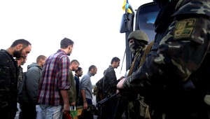 Boje na Ukrajine pokračujú, Porošenko obhajuje prímerie