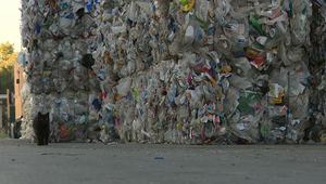 "Bordel" v odpadkoch: Odklad povinného triedenia rozdelil obce