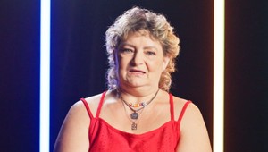 TOTO nik nečakal! 57-ročná Jana sa objavila nahá v Naked Attraction a diváci šalejú!