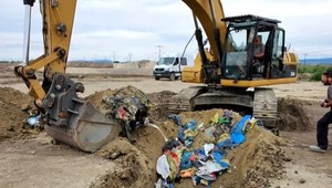 Za miliónovú škodu podmienka. Niektorí hovoria o pozvánke pre odpadové mafie