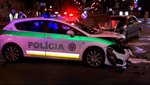 Policajná nehoda! Do PMJ-čkárov vpálilo auto