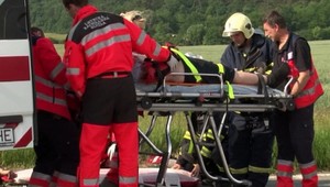 Nešťastný školský výlet. Učitelia si nevšimli, že Paťka prešlo auto!