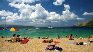 Stúpajúci počet infikovaných a sprísnené podmienky. V Chorvátsku čakajú Slovákov obmedzenia