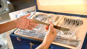 Tento falošný príbor v hodnote 4,5 € chceli predávať za 1650 €!