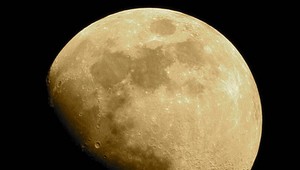 Existencia mimozemského života? Dôkaz možno poskytne náš Mesiac