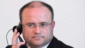 Mihál sa vracia! Zase chce funkciu...