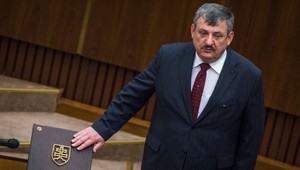 Podpredsedovi SNS zobrala polícia vodičák, toto je jeho vyjadrenie