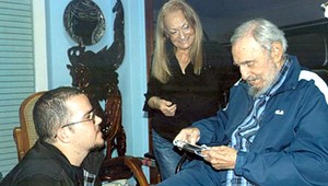Fidel Castro žije, tvrdí Kuba a ponúka fotografie