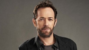 Luke Perry sa už premiéry svojho nového filmu nedožil: Takto si ho uctil jeho syn!