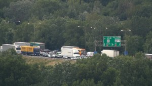 Štyri nehody zablokovali premávku na moste Lafranconi