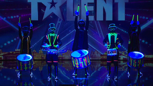 Bubny, na ktoré sa dobre pozerá: Glow Drums zažiarili na pódiu všetkými farbami!