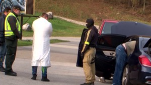 Policajti ho zastavili počas jazdy. Niekoľko hodín mu prehľadávali auto