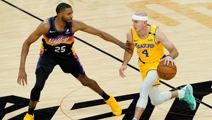Rozohrávač Lakers letel na dovolenku, našli uňho drogy
