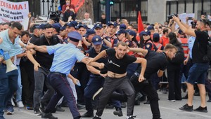 Protesty v Albánsku silnejú. Obyvatelia odmietajú luxusný rezort spájaný s Trumpovým zaťom