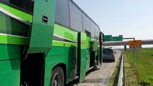 Nehoda na diaľnici D1. V autobuse sedeli deti, ktoré cestovali do školy v prírode