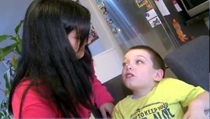 Malý Adam (8) trpí zriedkavou chorobou. Poisťovňa mu potrebný liek nepreplatí