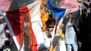 Moslimský svet demonštruje proti karikatúram v Charlie Hebdo