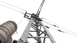 Záhada na železničnej trati pri Prešove. Niekto im ukradol lano zo stožiaru s vysokým napätím