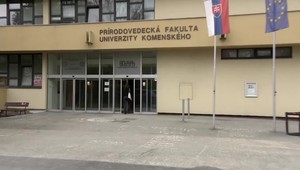 Bývalý dekan kvôli úplatku na pôde univerzity končí