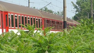 Žena sa postavila do koľajiska práve, keď prichádzal rýchlik