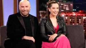 John Travolta môže byť pyšný! Jeho krásna dcéra ohúrila fanúšikov speváckym talentom