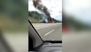 Na D1 horel kamión. Dopravu museli odkláňať cez blízke obce