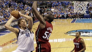 NBA: Finále ako remeň, Dallas vyrovnal stav série na 2:2