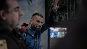 KARLOS je film o extrémnej osobnosti v extrémnej dobe! Pozrite si dychberúci TRAILER