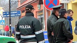 Muž prepadol zlatníctvo. Predavačku zviazal a zatvoril na záchode