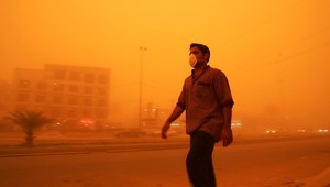 Prírodné divadlo v podobe piesočnej búrky, zasiahla desiatky ľudí