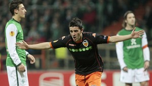 Villa hetrikom posunul Valenciu do štvrťfinále, Liverpool a Wolfsburg s postupom