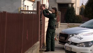 Vyšetrovatelia sa vrátili na miesto činu. Dom potom zapečatili