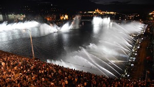 Od vzniku Československa ubehlo 100 rokov. Česi to oslávili unikátnou fontánou