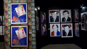 Synovec Andyho Warhola zavítal do Medzilaboriec. Rekonštrukcia múzea ho nadchla