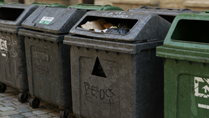 Humenčan vyhodil omylom do koša zlaté šperky. Kým si to všimol, boli preč