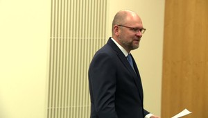 O odvolaní Sulíka dnes parlament nerozhodne. Schôdzu prerušili