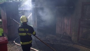 Pre požiar prišli o hydinu. Majitelia si oheň nevedia vysvetliť