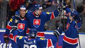 SZĽH spustil dražbu bielej sady podpísaných dresov z kvalifikácie