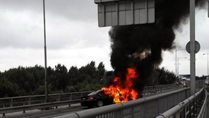 Ministerstvo vnútra prišlo o luxusnú limuzínu. Zhorela do tla