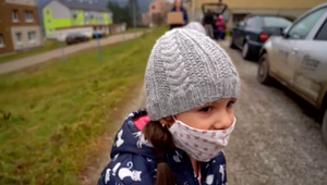 Darované Vianoce: Mamičke dvoch detí, ktorá si doma prežila peklom, pomohol darca z Košíc